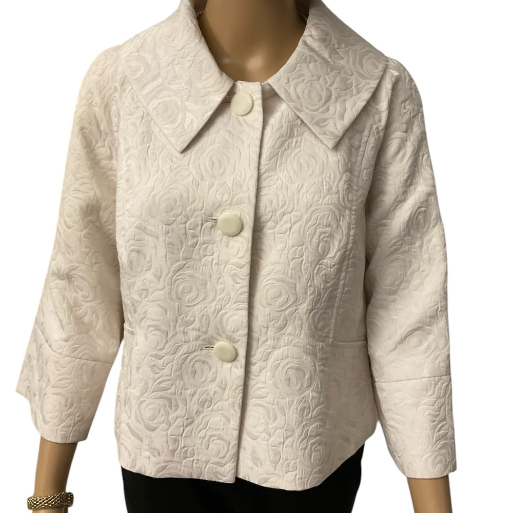 Chelsea & Theodore Wide 3/4 Sleeve jacket Offwhite/Cream in Color, size 10